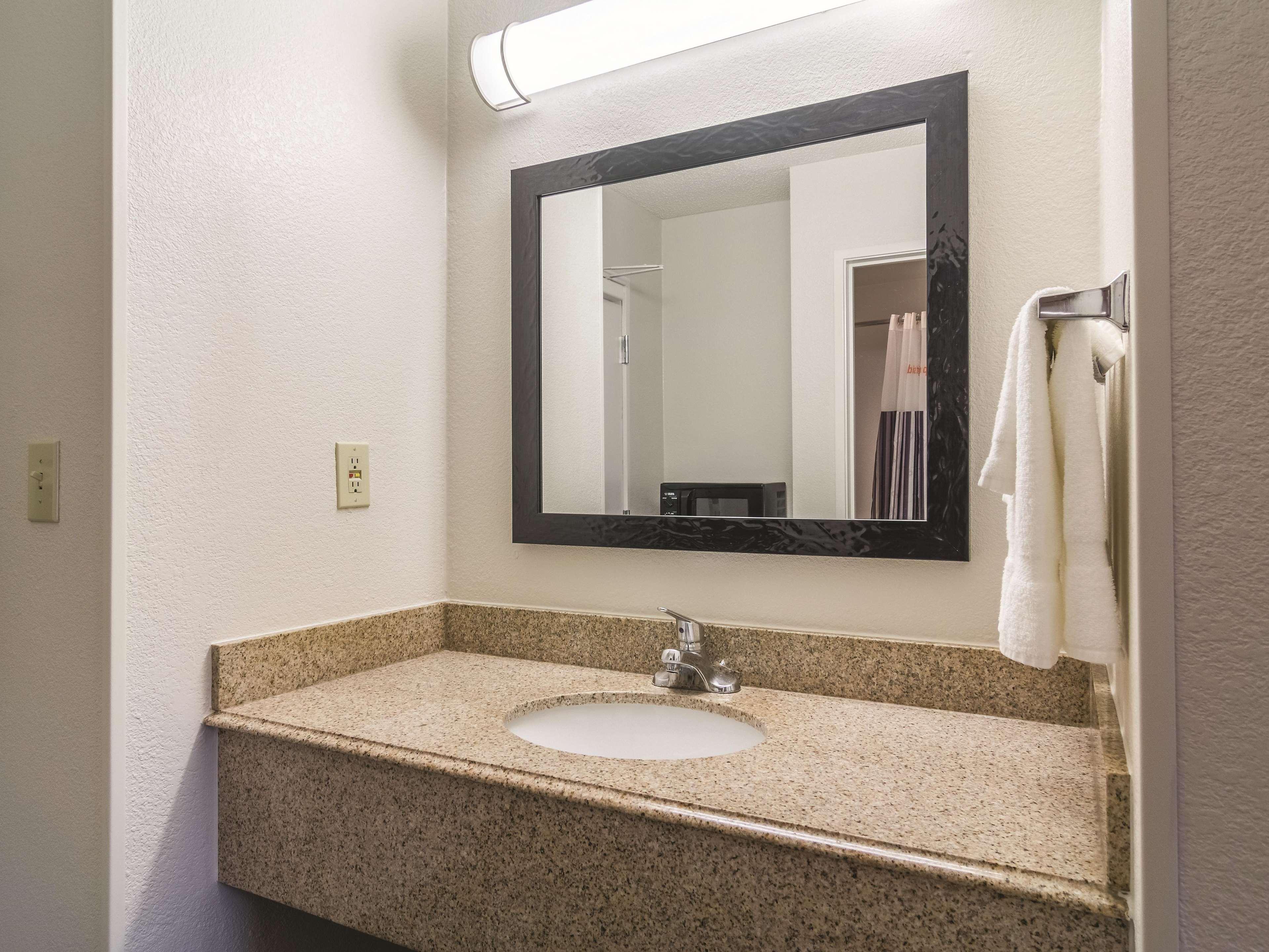 Wingate By Wyndham Brunswick Ga I-95 Hotel Екстериор снимка