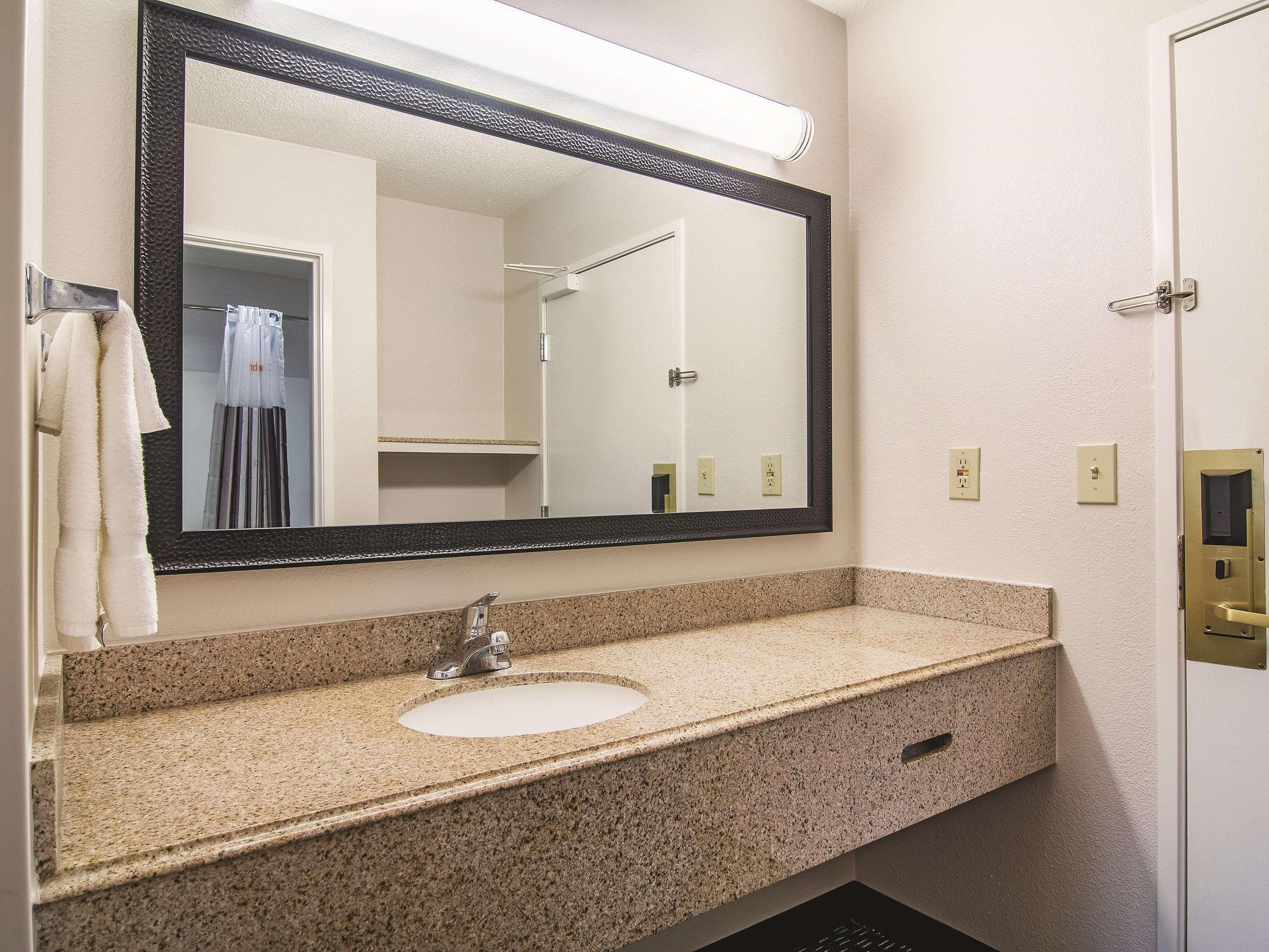 Wingate By Wyndham Brunswick Ga I-95 Hotel Екстериор снимка