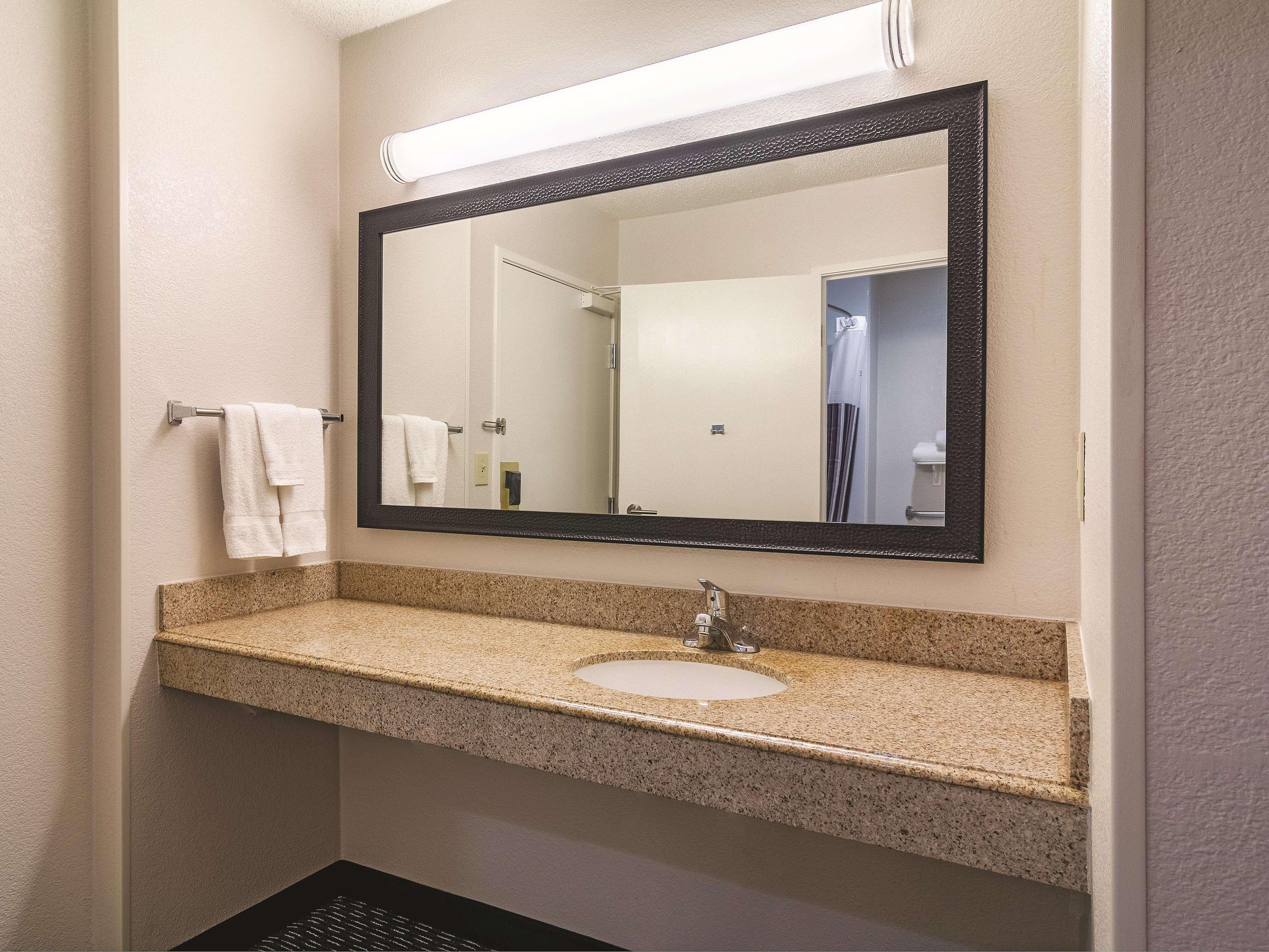 Wingate By Wyndham Brunswick Ga I-95 Hotel Екстериор снимка